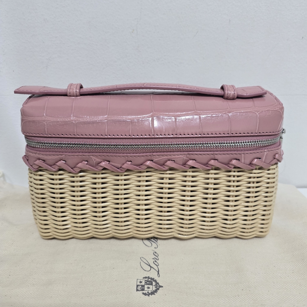 RARE & NEW Loro Piana Crocodile Extra Pocket L19 East West Wicker, Dusty Pink